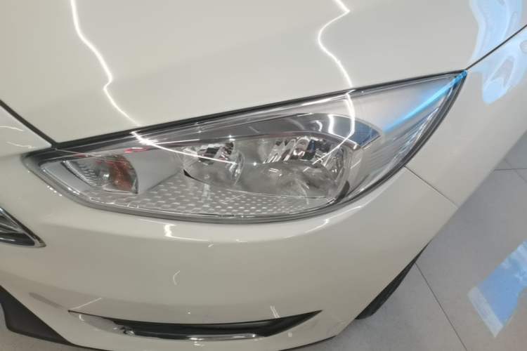 Used Ford Focus 2017 Sedan 1.6L Automatic Fashion Edition Smart Drive Version Left Front Headlight