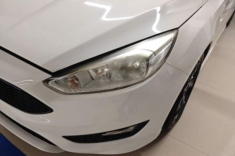 Used Ford Focus 2017 1.5T CTCC White and Black Limited Edition Left Front Headlight