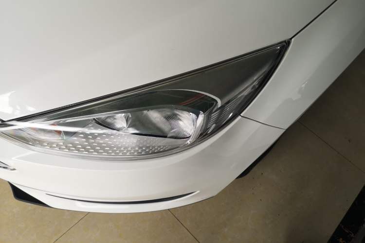 Used Ford Focus 2017 Hatchback 1.6L Automatic Comfort Plus SmartDrive Edition Left Front Headlight