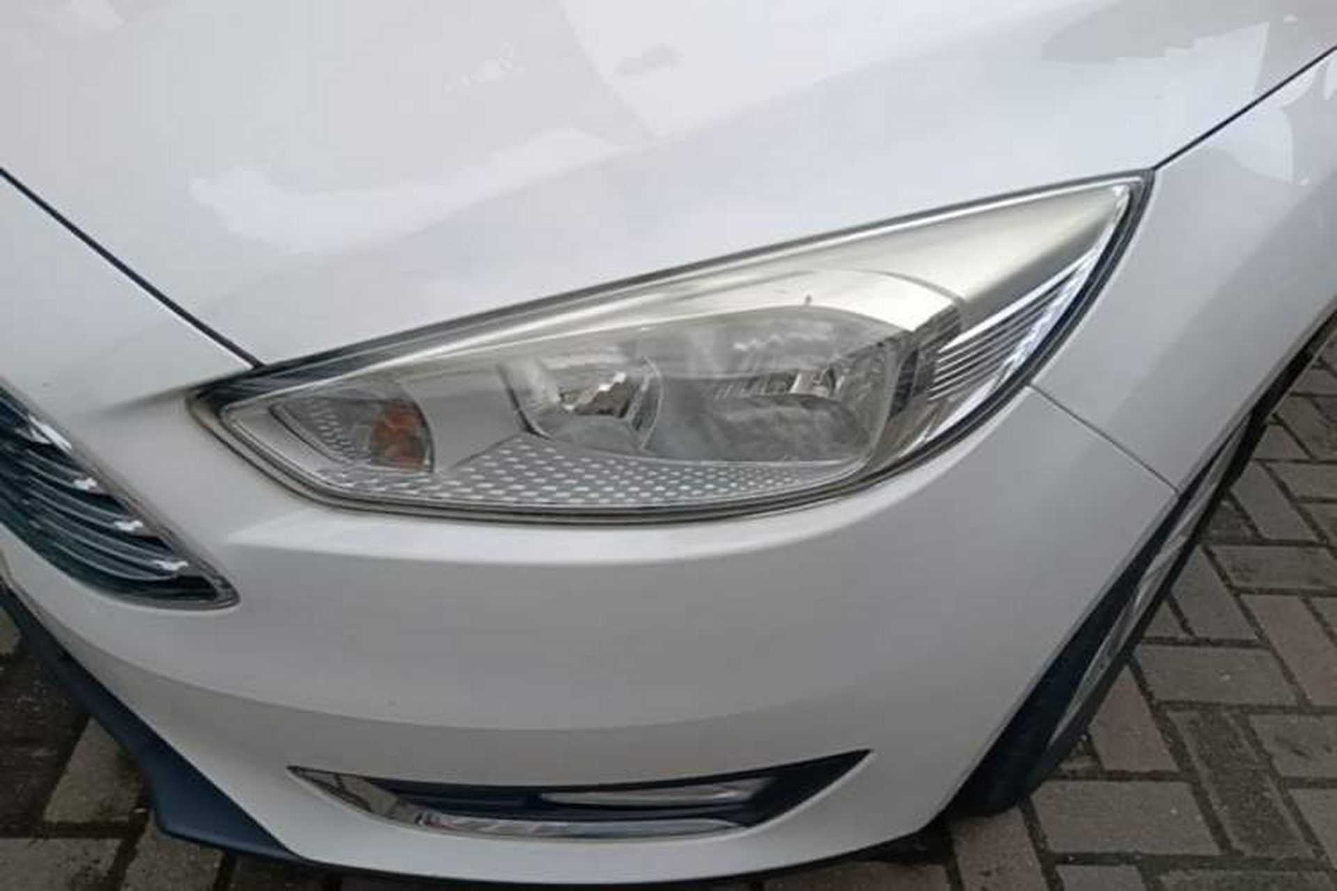 Used Ford Focus 2017 Sedan 1.6L Manual Fashion Edition Smart Drive Version Left Front Headlight