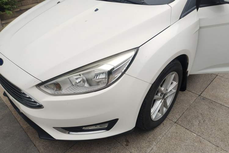 Used Ford Focus 2017 Sedan 1.6L Automatic Fashion Edition Smart Drive Version Left Front Headlight