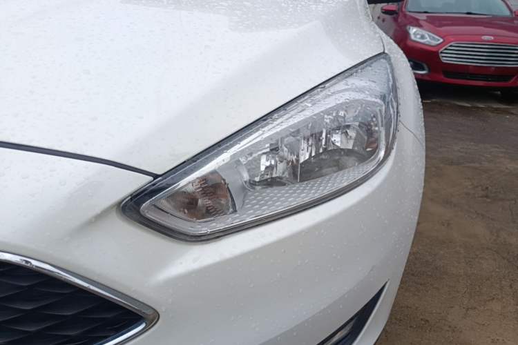 Used Ford Focus 2017 Hatchback 1.6L Automatic Comfort Plus SmartDrive Edition Left Front Headlight
