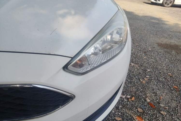 Used Ford Focus 2017 Hatchback 1.6L Automatic Comfort Plus SmartDrive Edition Left Front Headlight