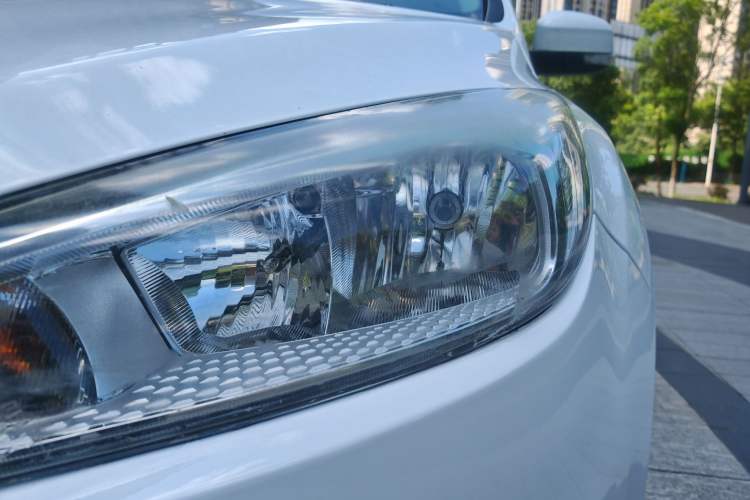 Used Ford Focus 2017 Sedan 1.6L Manual Comfort Plus SmartDrive Edition Left Front Headlight