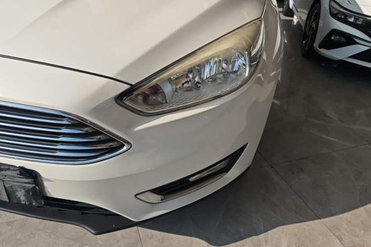 Used Ford Focus 2017 Sedan 1.6L Manual Fashion Edition Smart Drive Version Left Front Headlight