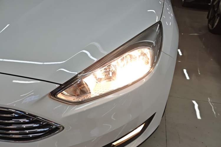 Used Ford Focus 2017 Sedan 1.6L Automatic Comfort Plus SmartDrive Edition Left Front Headlight