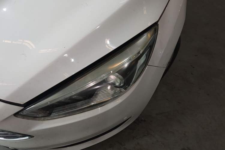 Used Ford Focus 2017 Sedan 1.6L Automatic Comfort Plus SmartDrive Edition Left Front Headlight