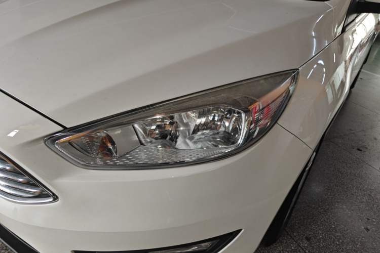 Used Ford Focus 2017 Sedan 1.6L Automatic Comfort Plus SmartDrive Edition Left Front Headlight
