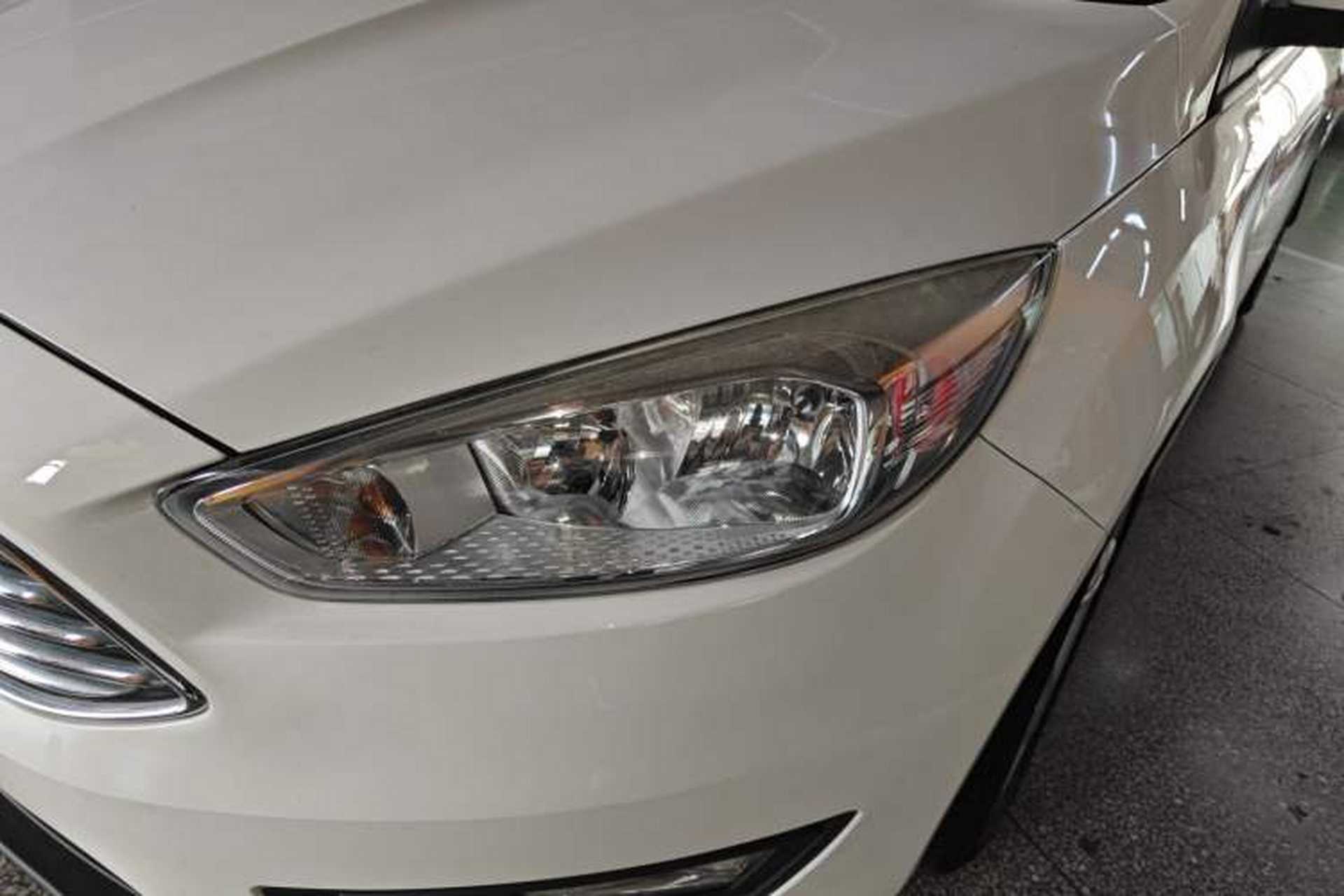 Used Ford Focus 2017 Sedan 1.6L Automatic Comfort Plus SmartDrive Edition Left Front Headlight