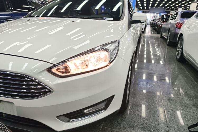 Used Ford Focus 2017 Sedan 1.6L Automatic Fashion Edition Smart Drive Version Left Front Headlight