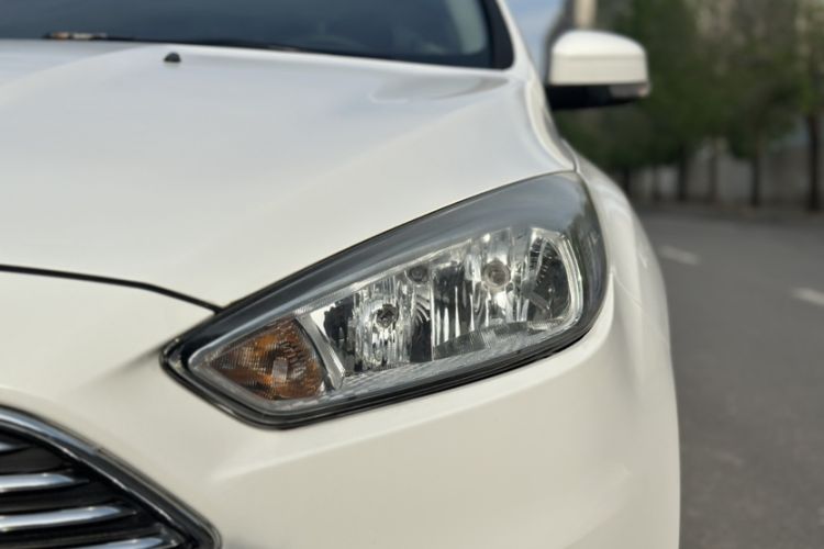 Used Ford Focus 2017 Sedan 1.6L Automatic Comfort Plus SmartDrive Edition Left Front Headlight