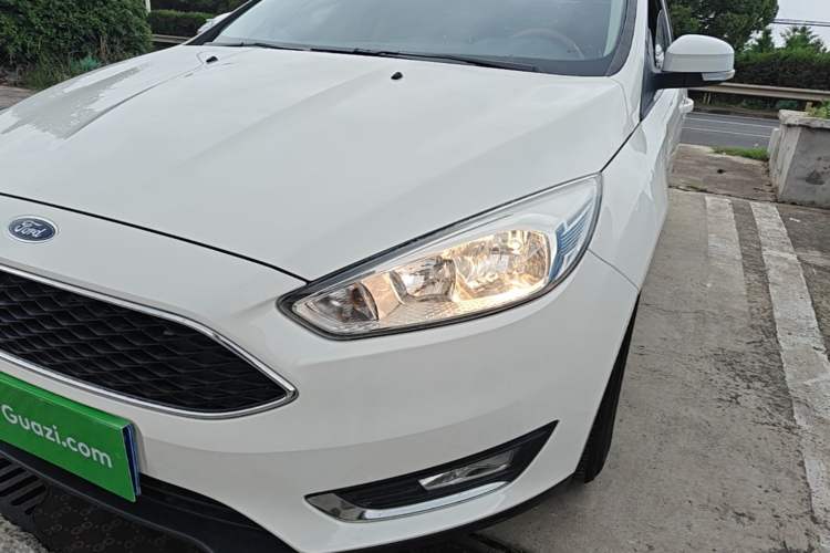 Used Ford Focus 2017 Hatchback 1.6L Automatic Fashion Edition Smart Drive Version Left Front Headlight