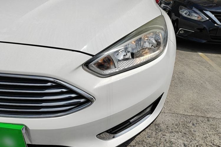Used Ford Focus 2017 Sedan 1.6L Automatic Fashion Edition Smart Drive Version Left Front Headlight