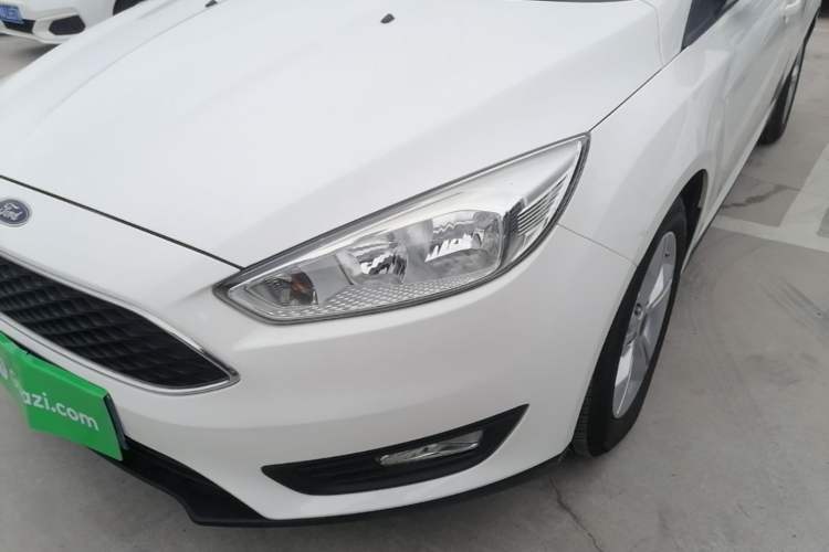 Used Ford Focus 2017 Hatchback 1.6L Automatic Comfort Plus SmartDrive Edition Left Front Headlight