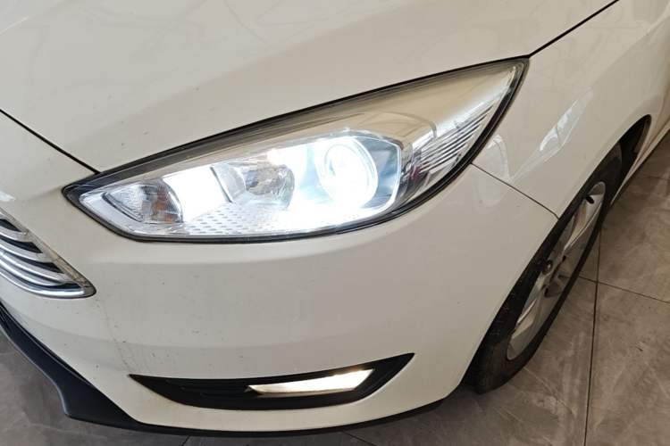 Used Ford Focus 2017 Sedan 1.6L Manual Comfort Plus SmartDrive Edition Left Front Headlight