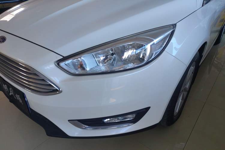 Used Ford Focus 2017 Sedan 1.6L Automatic Fashion Edition Smart Drive Version Left Front Headlight