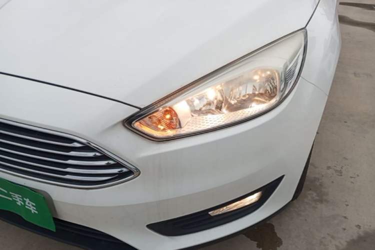 Used Ford Focus 2017 Sedan 1.6L Manual Comfort Plus SmartDrive Edition Left Front Headlight