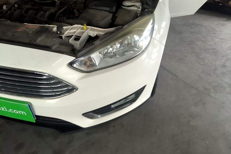 Used Ford Focus 2017 Sedan 1.6L Manual Fashion Edition Smart Drive Version Left Front Headlight