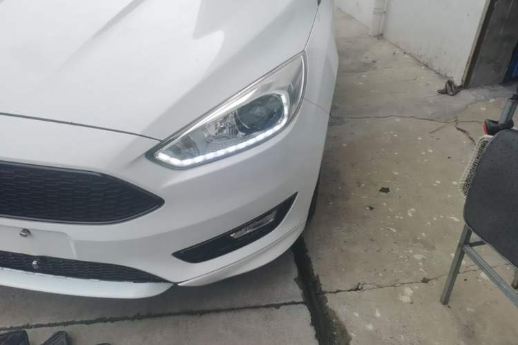 Used Ford Focus 2017 1.5T CTCC White and Black Limited Edition Left Front Headlight