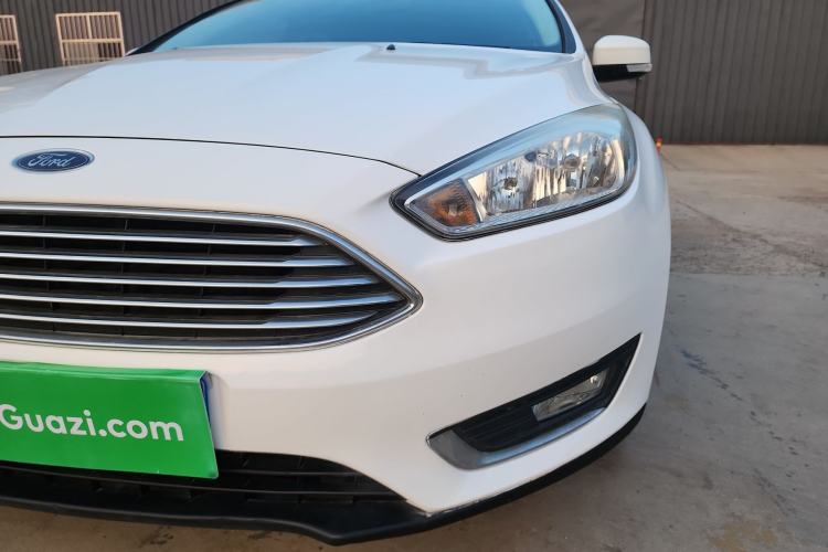 Used Ford Focus 2017 Sedan EcoBoost 125 Automatic Supreme Style SmartDrive Edition Left Front Headlight