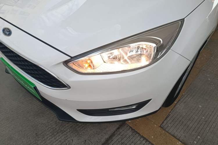 Used Ford Focus 2017 Hatchback 1.6L Automatic Comfort Plus SmartDrive Edition Left Front Headlight