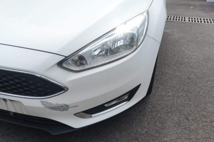 Used Ford Focus 2017 Hatchback 1.6L Automatic Fashion Edition Smart Drive Version Left Front Headlight