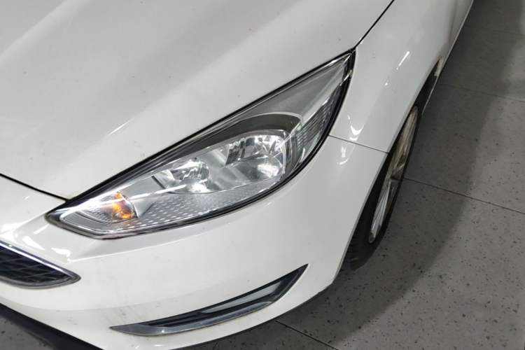 Used Ford Focus 2017 Hatchback 1.6L Manual Fashion Edition SmartDrive Version Left Front Headlight