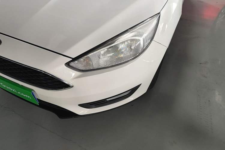 Used Ford Focus 2017 Hatchback 1.6L Automatic Comfort Plus SmartDrive Edition Left Front Headlight