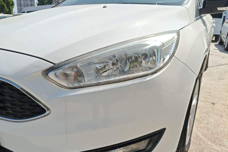 Used Ford Focus 2017 Hatchback 1.6L Automatic Comfort Plus SmartDrive Edition Left Front Headlight