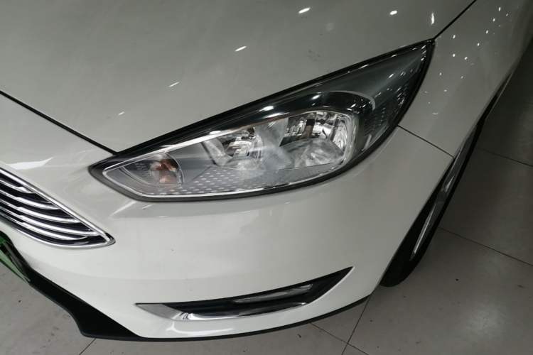 Used Ford Focus 2017 Sedan 1.6L Automatic Fashion Edition Smart Drive Version Left Front Headlight