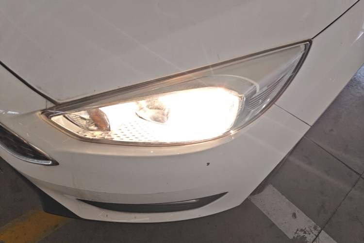Used Ford Focus 2017 Hatchback 1.6L Manual Comfort Plus SmartDrive Edition Left Front Headlight
