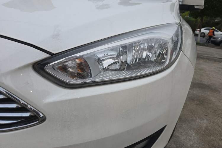 Used Ford Focus 2017 Sedan 1.6L Automatic Comfort Plus SmartDrive Edition Left Front Headlight