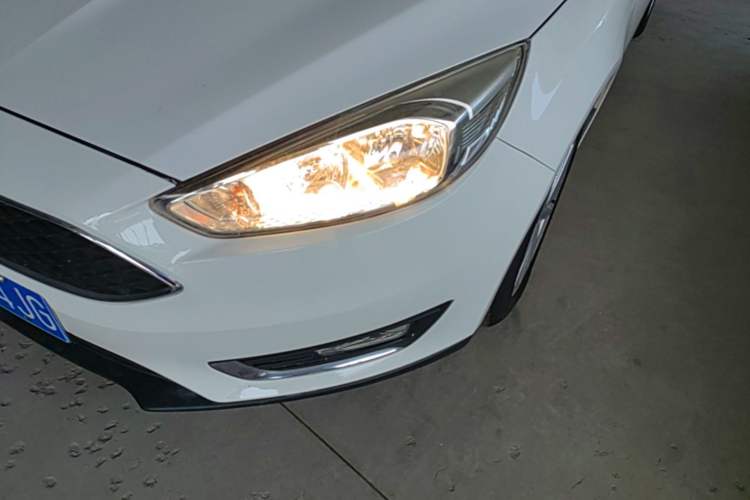 Used Ford Focus 2017 Hatchback 1.6L Automatic Fashion Edition Smart Drive Version Left Front Headlight