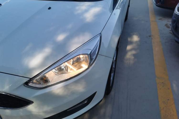 Used Ford Focus 2017 Hatchback 1.6L Automatic Comfort Plus SmartDrive Edition Left Front Headlight