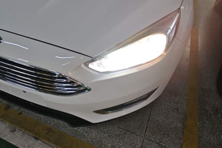 Used Ford Focus 2017 Sedan EcoBoost 180 Automatic Elite Model Left Front Headlight