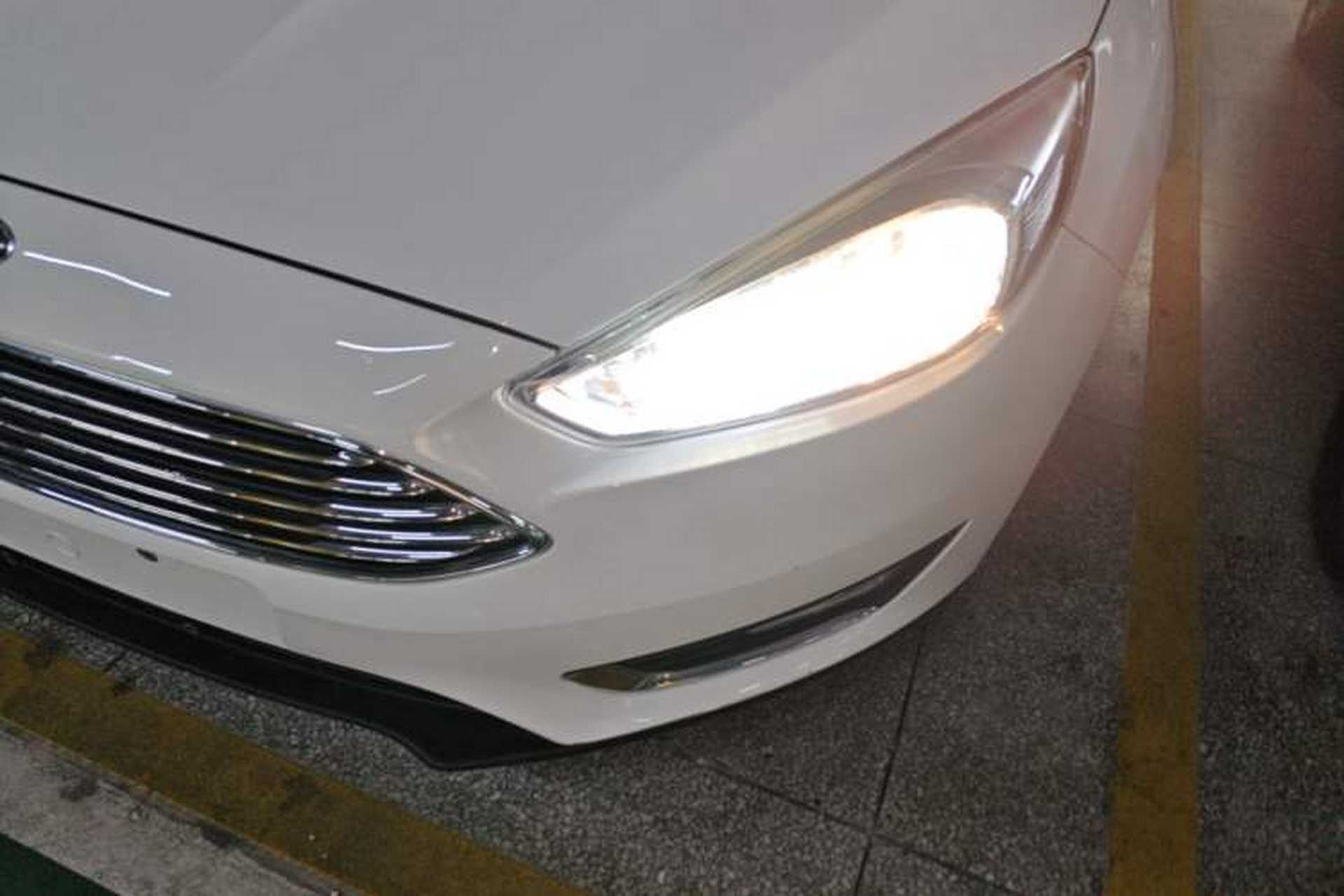 Used Ford Focus 2017 Sedan EcoBoost 180 Automatic Elite Model Left Front Headlight