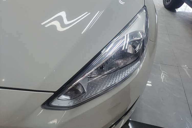 Used Ford Focus 2017 Hatchback 1.6L Automatic Fashion Edition Smart Drive Version Left Front Headlight
