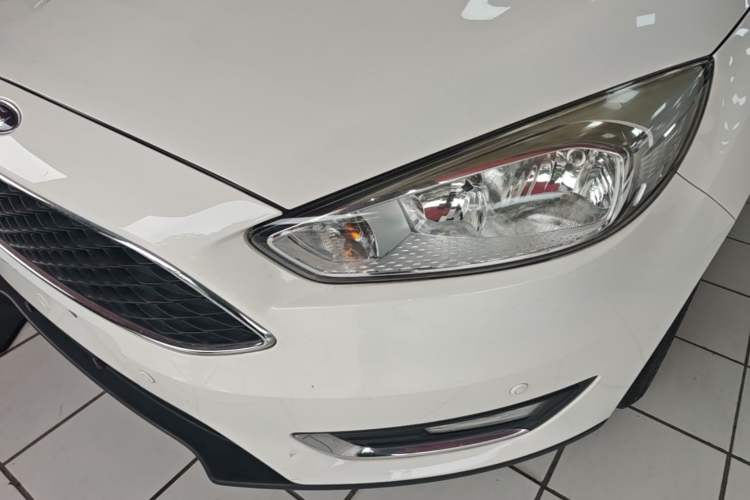 Used Ford Focus 2017 Hatchback 1.6L Automatic Fashion Edition Smart Drive Version Left Front Headlight