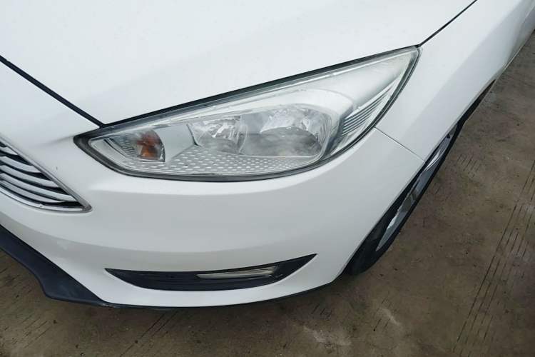 Used Ford Focus 2017 Sedan 1.6L Automatic Comfort Plus SmartDrive Edition Left Front Headlight
