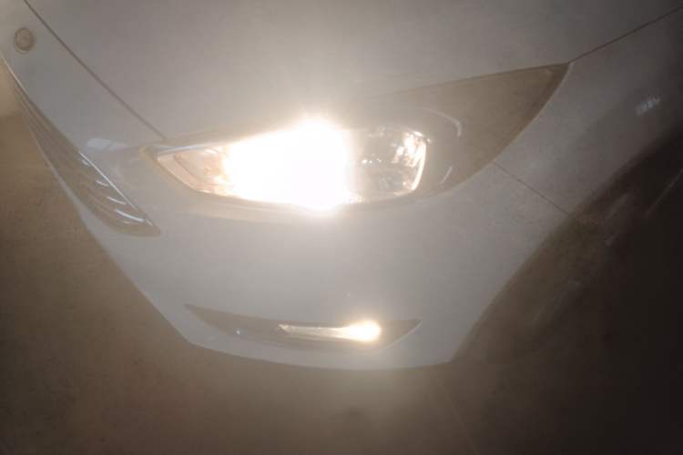 Used Ford Focus 2017 Sedan 1.6L Automatic Fashion Edition Smart Drive Version Left Front Headlight