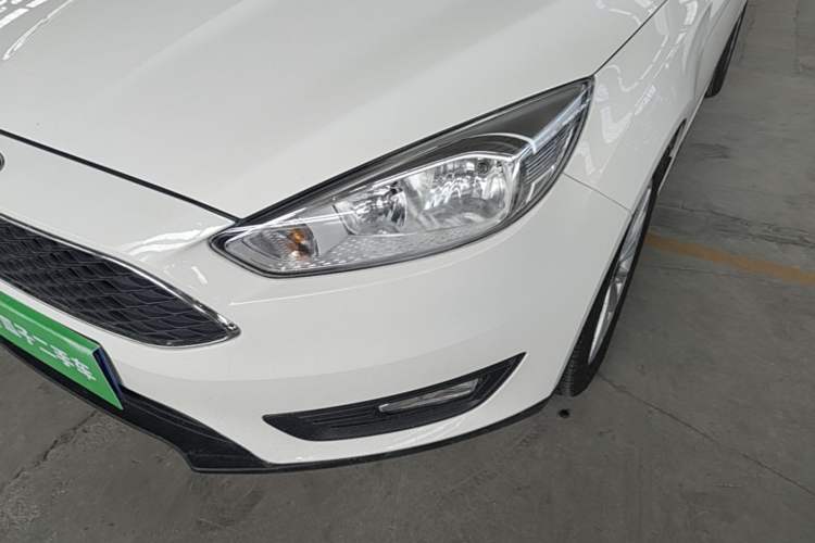 Used Ford Focus 2017 Hatchback 1.6L Manual Comfort Plus SmartDrive Edition Left Front Headlight