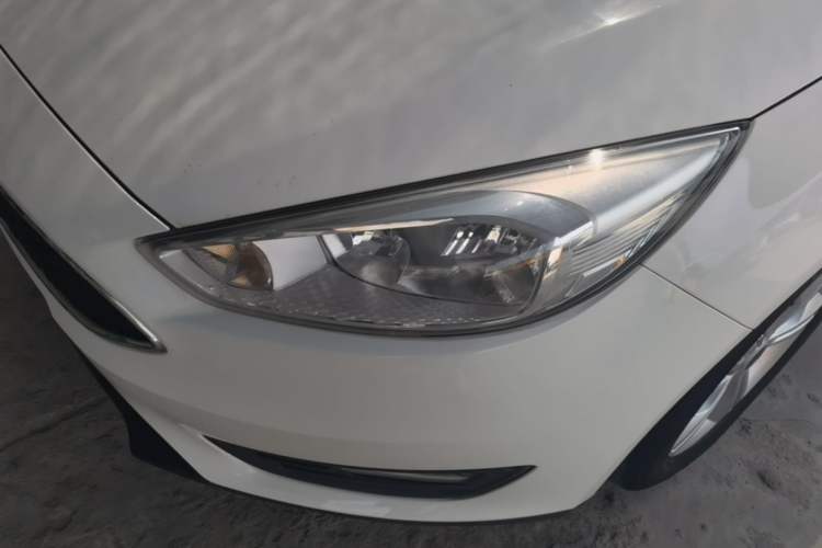 Used Ford Focus 2017 Hatchback 1.6L Manual Comfort Plus SmartDrive Edition Left Front Headlight