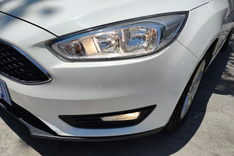Used Ford Focus 2017 Hatchback 1.6L Automatic Comfort Plus SmartDrive Edition Left Front Headlight