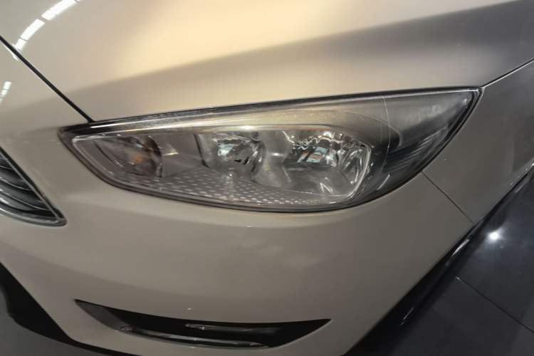 Used Ford Focus 2017 Sedan EcoBoost 180 Automatic Elite Model Left Front Headlight