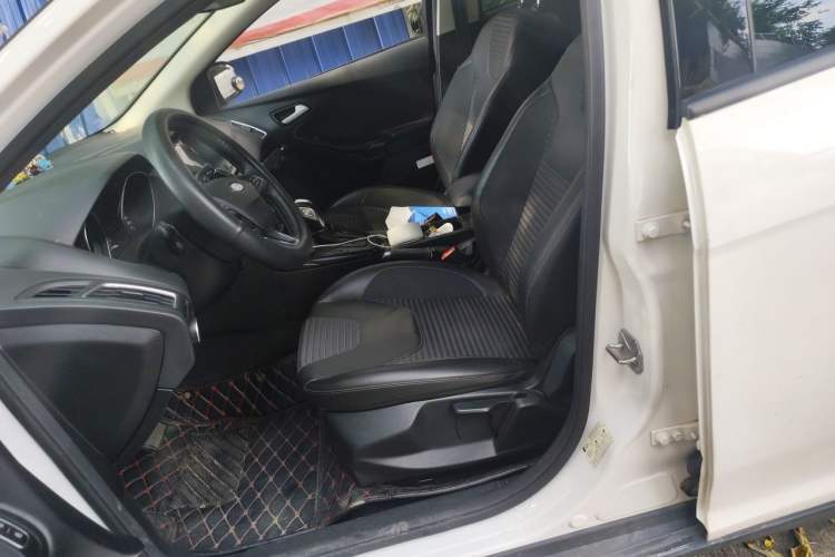Used Ford Focus 2017 Sedan 1.6L Automatic Fashion Edition Smart Drive Version Left Front Seat