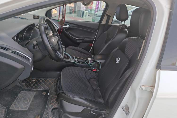Used Ford Focus 2017 Hatchback 1.6L Automatic Fashion Edition Smart Drive Version Left Front Seat