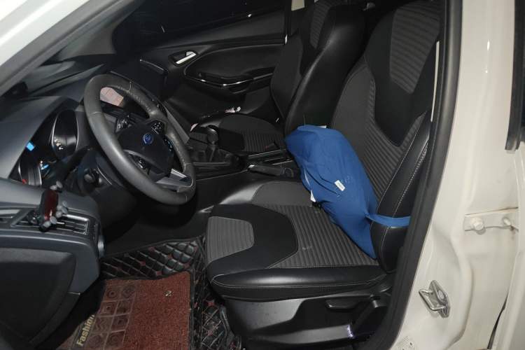 Used Ford Focus 2017 Sedan 1.6L Manual Fashion Edition Smart Drive Version Left Front Seat