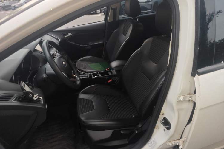 Used Ford Focus 2017 Sedan EcoBoost 125 Automatic Supreme Style SmartDrive Edition Left Front Seat