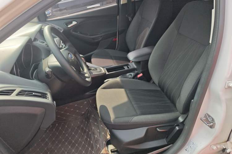 Used Ford Focus 2017 Hatchback 1.6L Automatic Comfort Plus SmartDrive Edition Left Front Seat