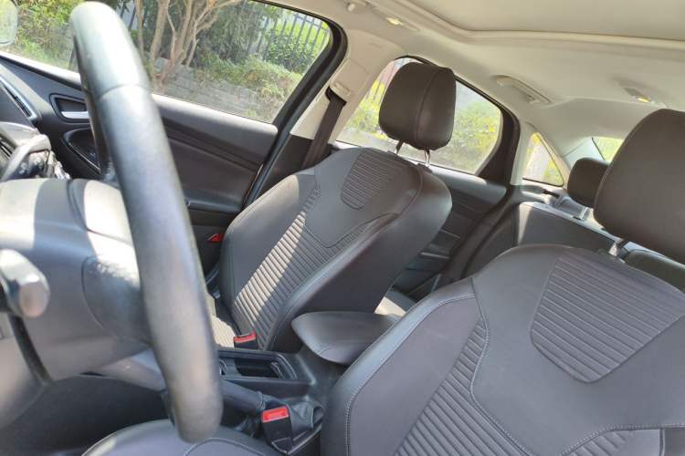 Used Ford Focus 2017 Sedan 1.6L Automatic Fashion Edition Smart Drive Version Left Front Seat